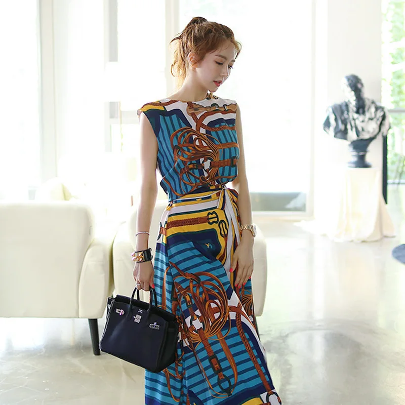 New Fashion 2019 Designer 2 Piece Set Women's Sleeveless Vintage Printed Chiffon Dovetail Shirt Top+Lace-up Long Skirts 2Pcs Set
New Fashion 2019 Designer 2 Piece Set Women's Sleeveless Vintage Printed Chiffon Dovetail Shirt Top+Lace-up Long Skirts 2Pcs Set