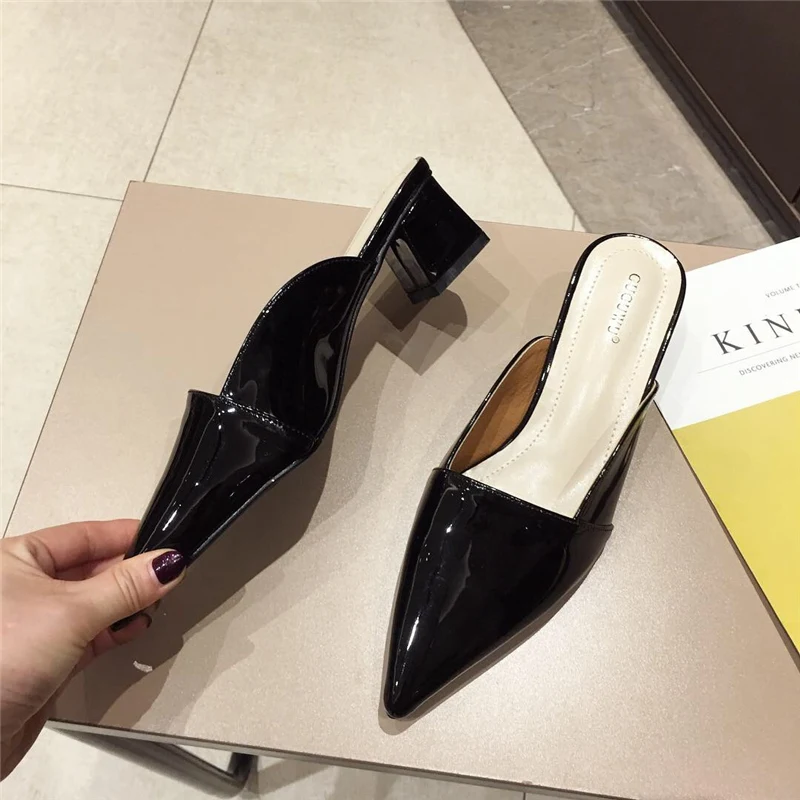 2019 Summer Fashion Women Sliver Closed Toe Slippers Mules Block High Heels Slides Low Heels Outdoor Slides Patent Leather Shoes
2019 Summer Fashion Women Sliver Closed Toe Slippers Mules Block High Heels Slides Low Heels Outdoor Slides Patent Leather Shoes
