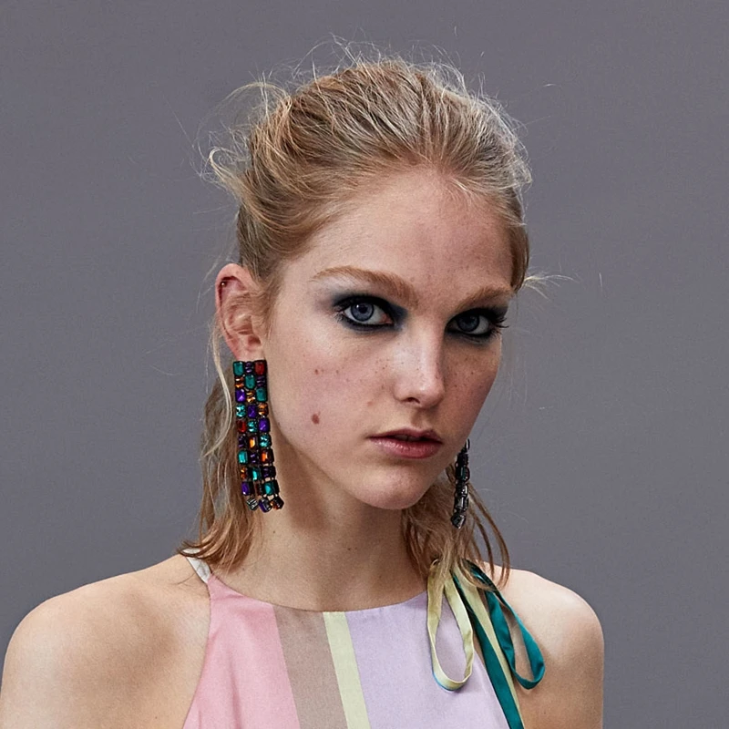 JURAN 2019 Trendy Long Rhinestone Statement Dangle Earrings Boho Colorful Crystal Earrings for women Wedding Ethnic Bijoux
JURAN 2019 Trendy Long Rhinestone Statement Dangle Earrings Boho Colorful Crystal Earrings for women Wedding Ethnic Bijoux