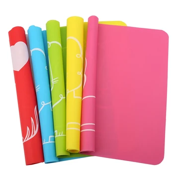 Children Silicone Placemats Flexible Non-slip Dinnerware Table Mats with Lion Pattern 40x30cm(Random Color)
Children Silicone Placemats Flexible Non-slip Dinnerware Table Mats with Lion Pattern 40x30cm(Random Color)