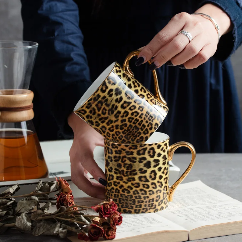 Luxury Leopard Print Trace Gold Coffee Mug Bone China Thin Light Breakfast Milk Tumbler Top Grade Gift Box Tea Water Drink Cup
Luxury Leopard Print Trace Gold Coffee Mug Bone China Thin Light Breakfast Milk Tumbler Top Grade Gift Box Tea Water Drink Cup