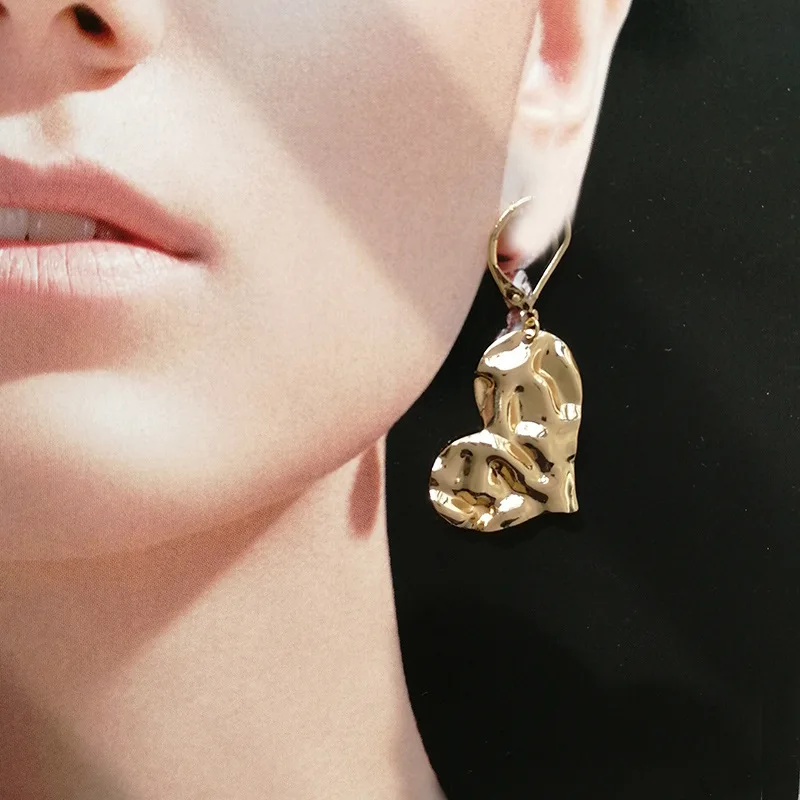 WTLTC Bohemia Drop Big Heart Hoop Earrings for Women Hammered Disc Hoops Earrings Statement Hanging Geometric Earrings Wholesale 
WTLTC Bohemia Drop Big Heart Hoop Earrings for Women Hammered Disc Hoops Earrings Statement Hanging Geometric Earrings Wholesale