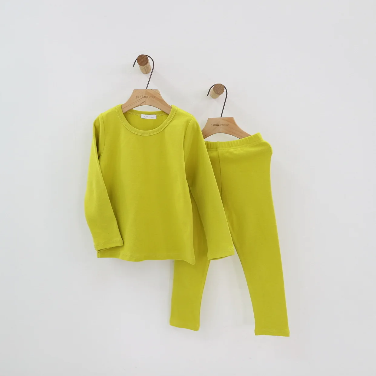 Girls pajamas set spring autumn solid children's cotton long-sleeve boy baby comfortable autumn clothes long pants candy colour
Girls pajamas set spring autumn solid children's cotton long-sleeve boy baby comfortable autumn clothes long pants candy colour