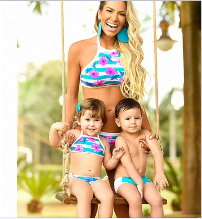 sexy printed floral Triangle Bikini set Push-Up Bra swimsuit Swimwear Beachwear bathing suit family matching outfits bikini set
sexy printed floral Triangle Bikini set Push-Up Bra swimsuit Swimwear Beachwear bathing suit family matching outfits bikini set