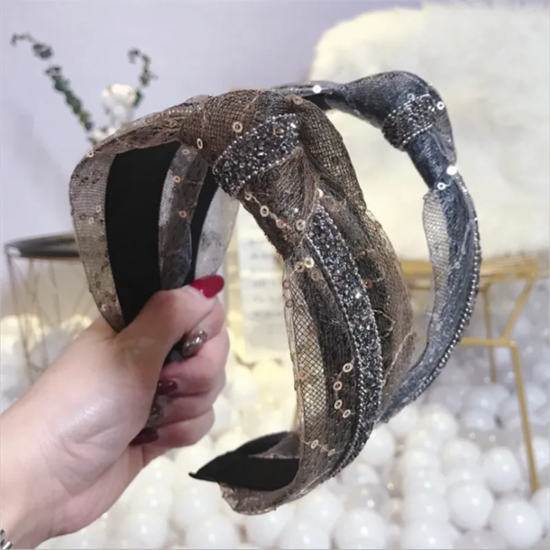 New hair accessories women's bronzing fabric sequins mesh middle knotted diamond wide-brimmed headband headband hair band girl's
New hair accessories women's bronzing fabric sequins mesh middle knotted diamond wide-brimmed headband headband hair band girl's