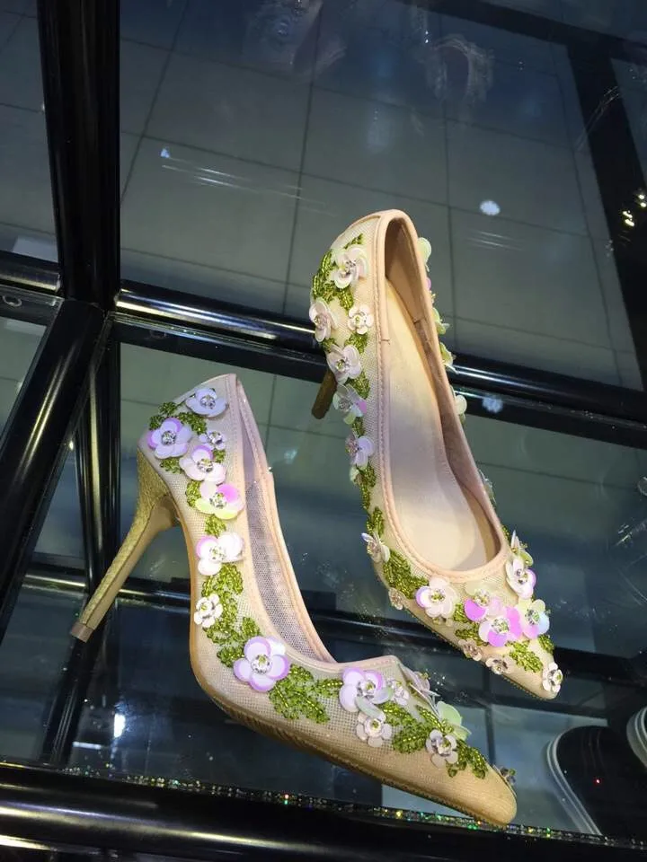 2017 Spring Summer Pumps Chic Sweet Flowers Shallow Pumps Wedding Party Shallow High Heels Pumps Designer Woman Pumps Woman Shoe
2017 Spring Summer Pumps Chic Sweet Flowers Shallow Pumps Wedding Party Shallow High Heels Pumps Designer Woman Pumps Woman Shoe