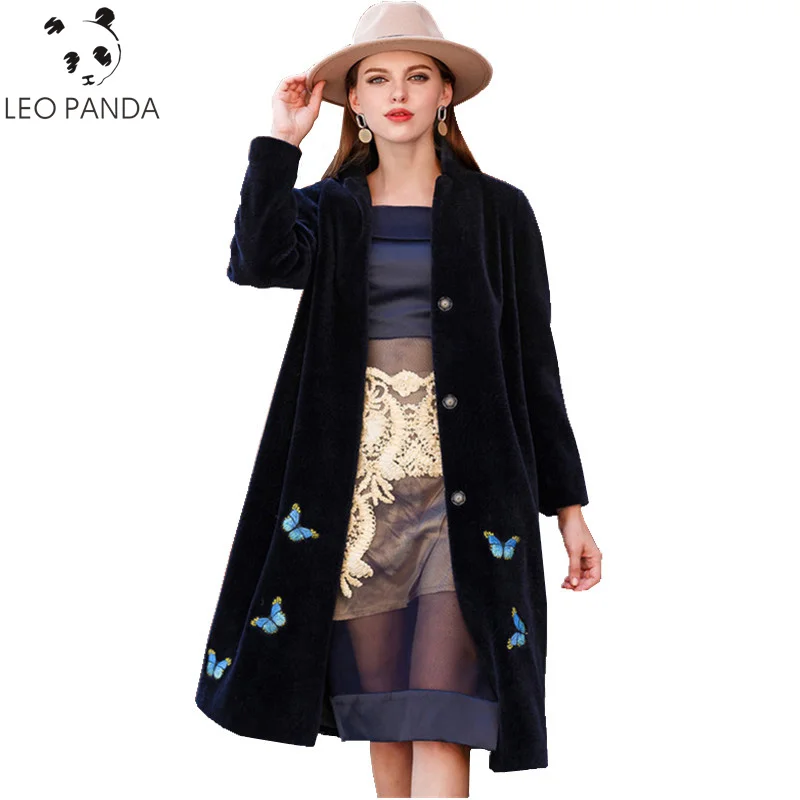Superior quality Winter Jacket Women Real Sheep Shearing Fur Coat Embroidery Natural Fur Coats Fashion Long Warm Wool Jackets
Superior quality Winter Jacket Women Real Sheep Shearing Fur Coat Embroidery Natural Fur Coats Fashion Long Warm Wool Jackets