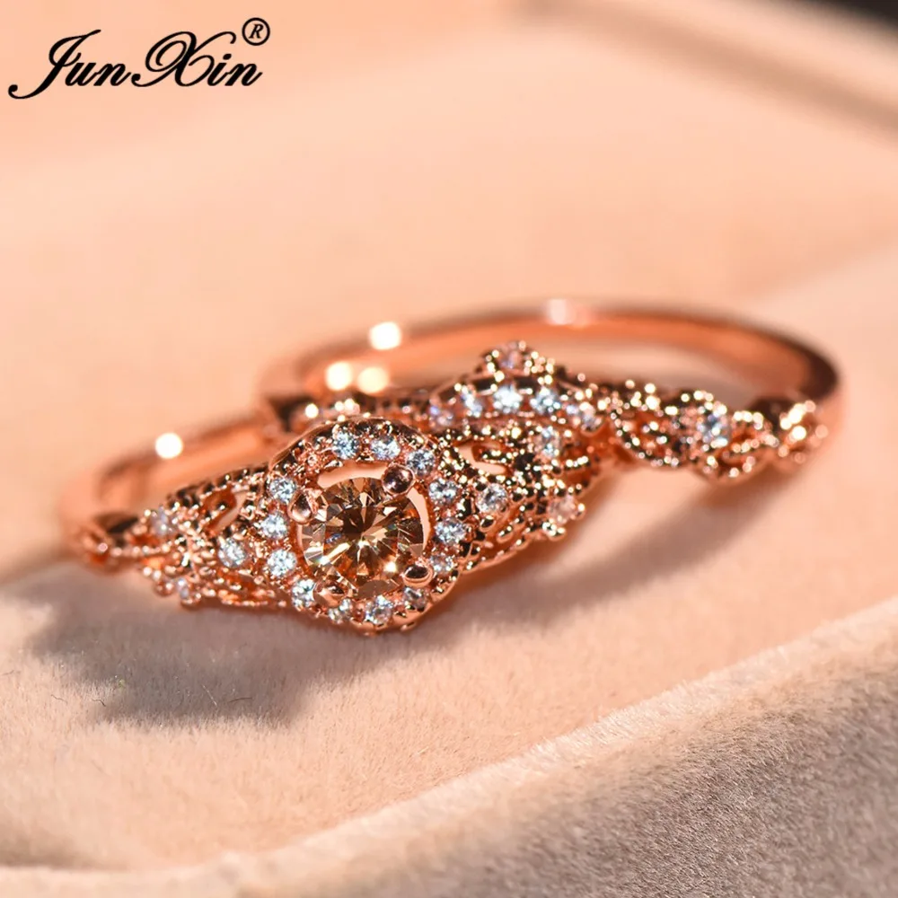 JUNXIN Cute Female Champagne Round Ring Set Big CZ Stone Ring Fashion Rose Gold Filled Jewelry Vintage Wedding Rings For Women
JUNXIN Cute Female Champagne Round Ring Set Big CZ Stone Ring Fashion Rose Gold Filled Jewelry Vintage Wedding Rings For Women