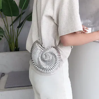 Luxury Designer Fun Conch Handbag Retro Ladies Shoulder Messenger Bag Fashion Small Chain Bag Personality Shell Bag Sac A Main
Luxury Designer Fun Conch Handbag Retro Ladies Shoulder Messenger Bag Fashion Small Chain Bag Personality Shell Bag Sac A Main