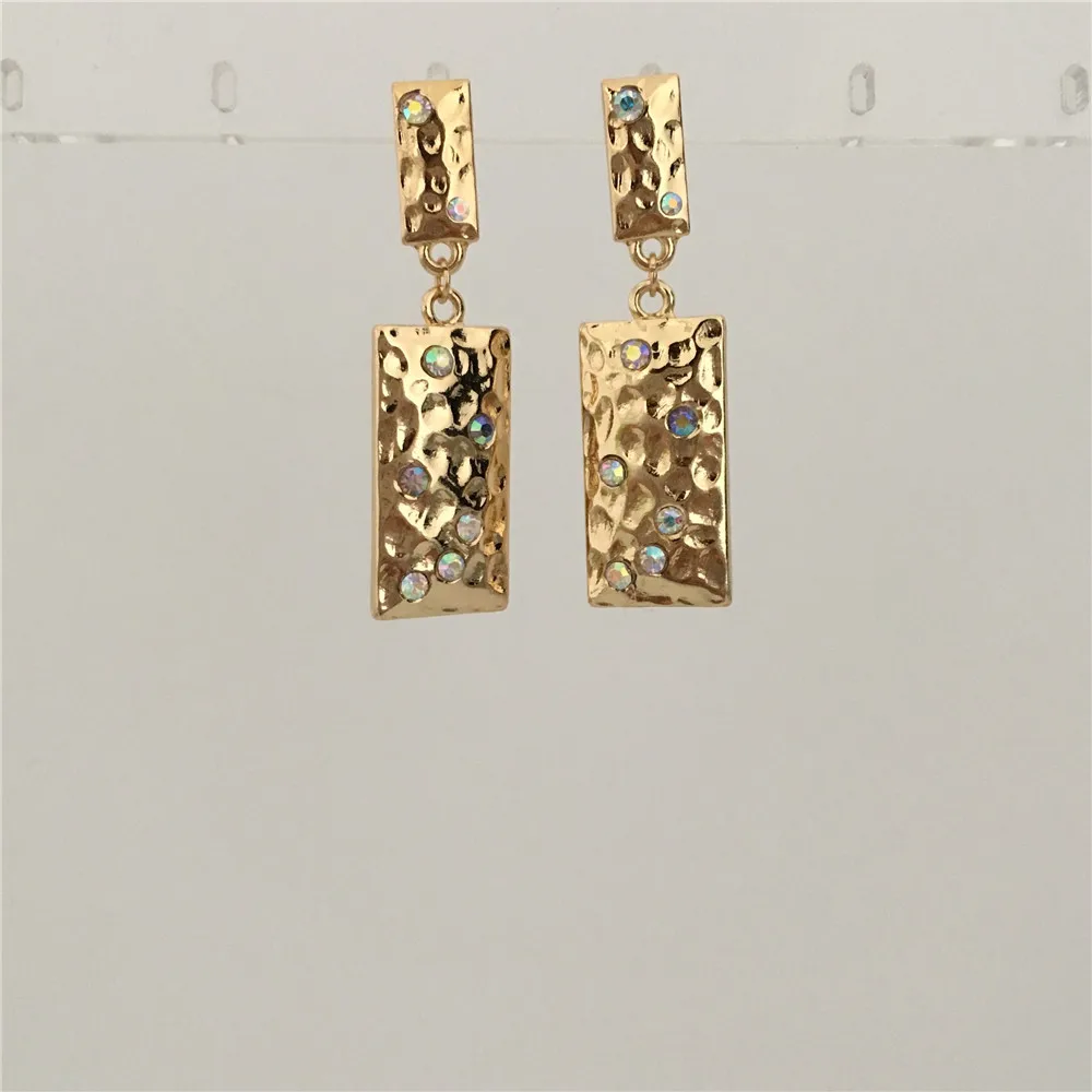 TRENDY EARRINGS GOLD COLOR PLATING IRIDESCENCE SQUARE LINKED EARRINGS FOR WOMEN GIRL
TRENDY EARRINGS GOLD COLOR PLATING IRIDESCENCE SQUARE LINKED EARRINGS FOR WOMEN GIRL