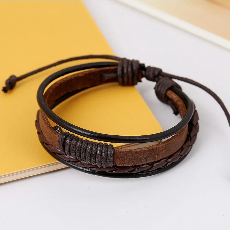 Multi-color braided leather bracelet Korean simple student bracelet male and female universal fashion accessories
Multi-color braided leather bracelet Korean simple student bracelet male and female universal fashion accessories