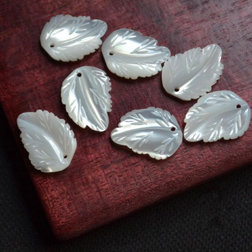 10pc 12x9mm Sea Shell Leaf Carved Natural Mother Of Pearl Shell Beads DIY Findings Loose Bead For Jewelry Making DYL0012
10pc 12x9mm Sea Shell Leaf Carved Natural Mother Of Pearl Shell Beads DIY Findings Loose Bead For Jewelry Making DYL0012