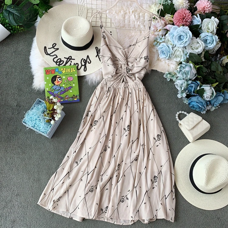 Spring and Summer 2019 New Printed V Neck Pleated Sleeveless Beach Sexy Dress Woman Vestidos F998
Spring and Summer 2019 New Printed V Neck Pleated Sleeveless Beach Sexy Dress Woman Vestidos F998
