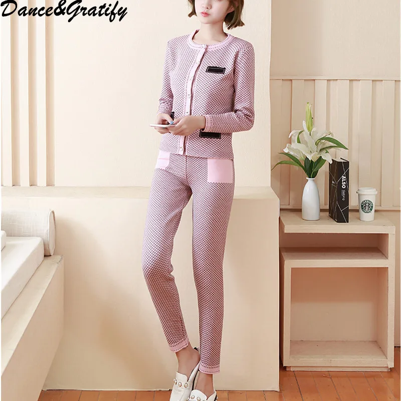 Autumn Winter Women Knit two piece suit Casual Women Plaid Knitted tracksuit Sporting Trousers Suits
Autumn Winter Women Knit two piece suit Casual Women Plaid Knitted tracksuit Sporting Trousers Suits