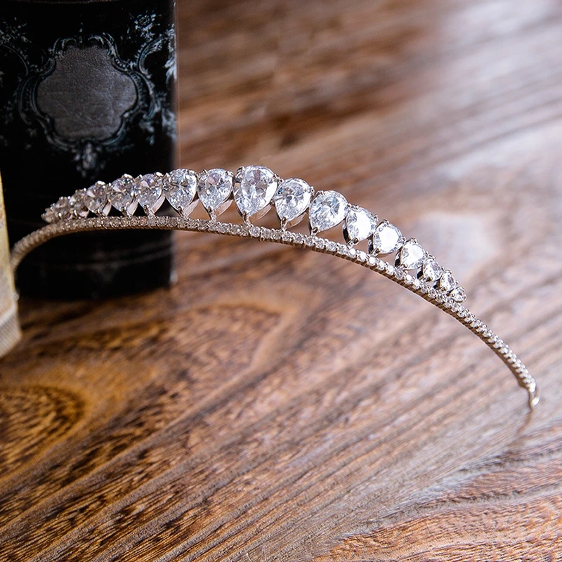 Clear Pear-cut Cubic Zirconia Coronet Princess Wedding Headdress AAA CZ Zircon Stone Tiara Crown Girls Pageant Prom Headband New
Clear Pear-cut Cubic Zirconia Coronet Princess Wedding Headdress AAA CZ Zircon Stone Tiara Crown Girls Pageant Prom Headband New