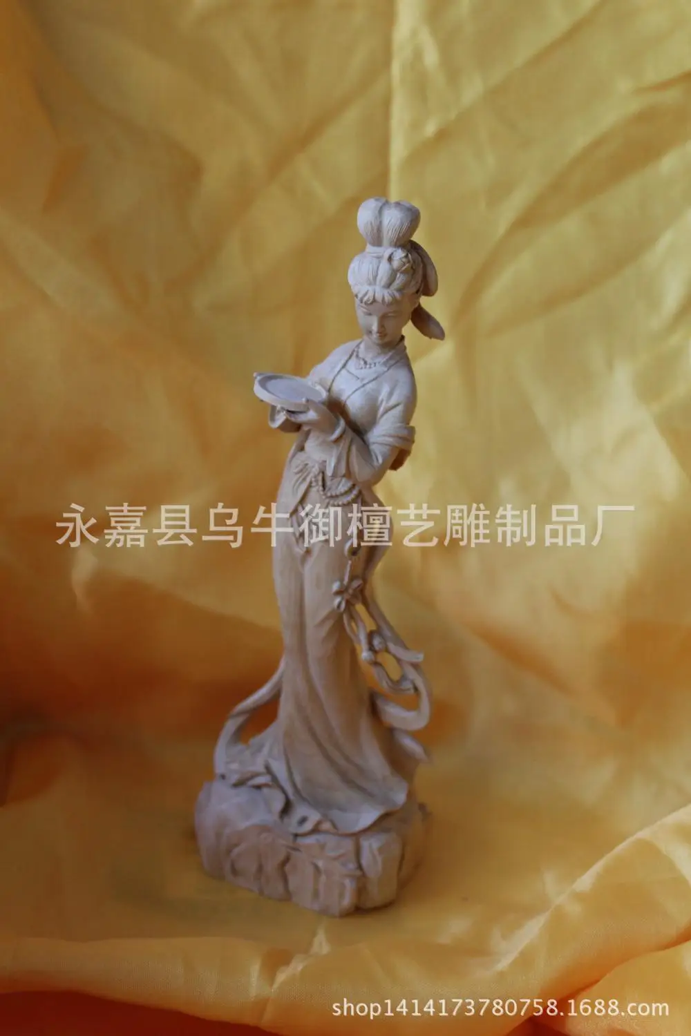 Fine carving Buxus wood crafts (fine carving Ladies) ornaments gift collection of fine carving
Fine carving Buxus wood crafts (fine carving Ladies) ornaments gift collection of fine carving