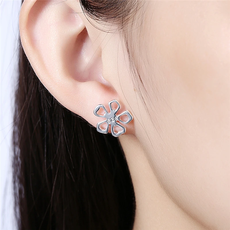 New Arrivals 2020 Fashion Simple 925 Silver Color Stud Earrings Flower Design Earring For Women Ear Jewelry Girl Earring Gift
New Arrivals 2020 Fashion Simple 925 Silver Color Stud Earrings Flower Design Earring For Women Ear Jewelry Girl Earring Gift