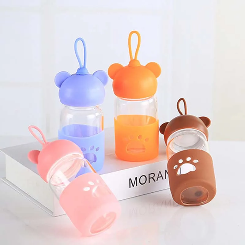 300ML Cute Bear Kids Borosilicate Glass Feeding Bottle with Silicone Cover Leak-Proof Drinking Cup Heat-resistant Milk Juice Cup
300ML Cute Bear Kids Borosilicate Glass Feeding Bottle with Silicone Cover Leak-Proof Drinking Cup Heat-resistant Milk Juice Cup