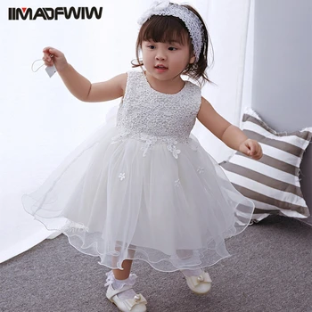 2019 New Korean Girls Baby Dress Newborn Baby Birthday Party Clothing Infant Princess Solid Dress + Headband Color White 
2019 New Korean Girls Baby Dress Newborn Baby Birthday Party Clothing Infant Princess Solid Dress + Headband Color White