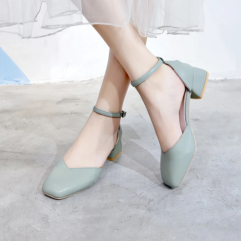 2019 new Korean version of the best selling retro milk shoes fashion shallow mouth comfortable high heels women's single shoes.
2019 new Korean version of the best selling retro milk shoes fashion shallow mouth comfortable high heels women's single shoes.