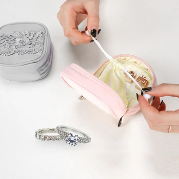Cute Square Lace jewelry Bags Jewelry Boxes Earrings Necklace Storage Organizer Accessories Wholesale Products Case
Cute Square Lace jewelry Bags Jewelry Boxes Earrings Necklace Storage Organizer Accessories Wholesale Products Case