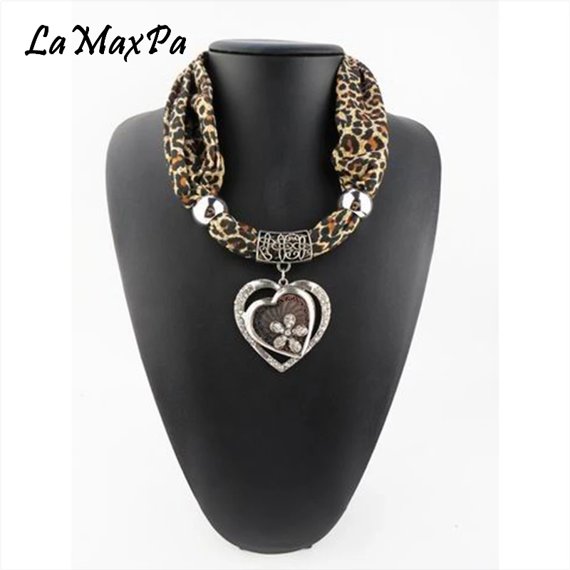 LaMaxPa 2018 New Design Women Jewellery Pendant Scarf Heart Gemstone Necklace Scarf Female Charm Pendant Accessories Echarpe
LaMaxPa 2018 New Design Women Jewellery Pendant Scarf Heart Gemstone Necklace Scarf Female Charm Pendant Accessories Echarpe