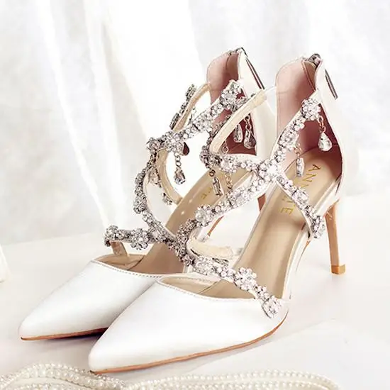 Spring new handmade rhinestone cross chain high-heeled shoes women's thin heel pointed shallow red bridal shoes sandals
Spring new handmade rhinestone cross chain high-heeled shoes women's thin heel pointed shallow red bridal shoes sandals