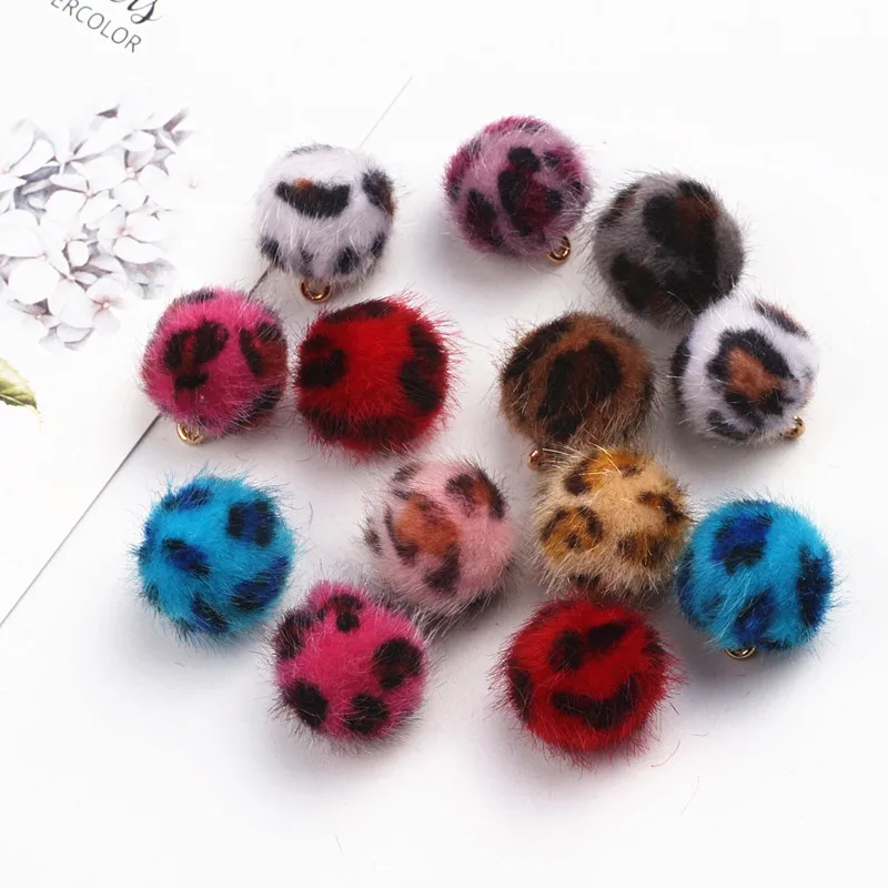 Plush Fur Hair Ball Beads 16mm Pompom Charms Pendant For Earring Bracelet Necklace Accessories DIY Jewelry Making 50pcs/lot
Plush Fur Hair Ball Beads 16mm Pompom Charms Pendant For Earring Bracelet Necklace Accessories DIY Jewelry Making 50pcs/lot