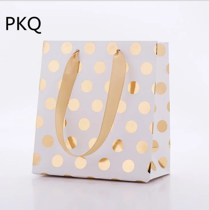Gold/Silver Gift Bag with Handles Cosmetic clothing Paper Gift Bag for Birthday Decoration Event Party Supplies
Gold/Silver Gift Bag with Handles Cosmetic clothing Paper Gift Bag for Birthday Decoration Event Party Supplies