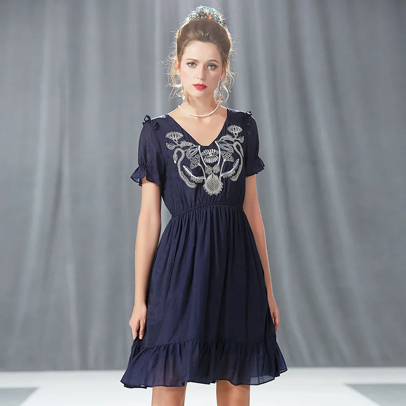 2019Summer style Fashion Ladies cute flare Dress female plus size empire embroidery ruffled dress V-neck casual vestido L-XXXXXL 
2019Summer style Fashion Ladies cute flare Dress female plus size empire embroidery ruffled dress V-neck casual vestido L-XXXXXL