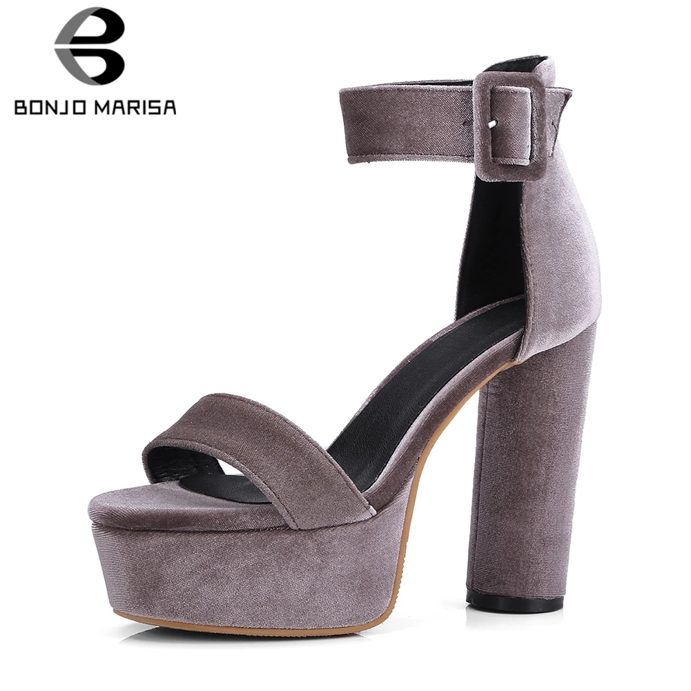 BONJOMARISA 2020 Fashion Ankle Strap Flock Sandals Shoes Woman Summer Platform High Heels Pumps Woman Shoes Large Size 32-42
BONJOMARISA 2020 Fashion Ankle Strap Flock Sandals Shoes Woman Summer Platform High Heels Pumps Woman Shoes Large Size 32-42