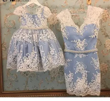 New Customized Mother Daughter Dress Lace Applique Knee Length V Neck Women Gown for Party US Size 2 4 6 8 10 12 14 16lx
New Customized Mother Daughter Dress Lace Applique Knee Length V Neck Women Gown for Party US Size 2 4 6 8 10 12 14 16lx