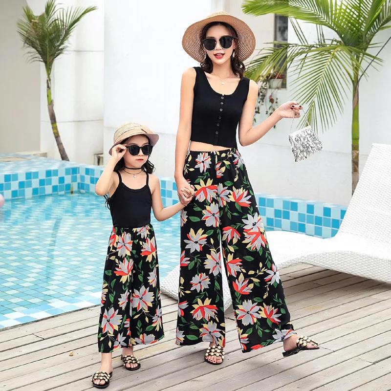 Summer Beach Pants Mom and Daughter Pants Mommy and Me Clothes Mother Daughter Matching Clothes Family Look
Summer Beach Pants Mom and Daughter Pants Mommy and Me Clothes Mother Daughter Matching Clothes Family Look