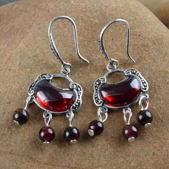 Sterling Silver Marcasite S925 Thai silver inlaid garnet earrings earrings natural red wine
Sterling Silver Marcasite S925 Thai silver inlaid garnet earrings earrings natural red wine