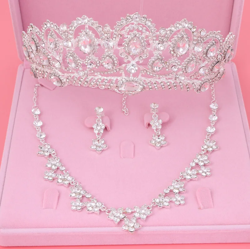 2018 Noble Crystal Bridal Jewelry Sets Rhinestone Tiara Choker Necklace Stud Earrings Set for Wedding Accessories Hair Ornaments
2018 Noble Crystal Bridal Jewelry Sets Rhinestone Tiara Choker Necklace Stud Earrings Set for Wedding Accessories Hair Ornaments