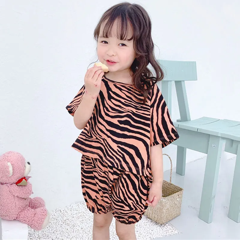 Cotton Striped Girls Set Leopard Girls Clothes Sets Pants 2019 Summer Children Clothing Shorts Girl Fashion Set Kid 2pcs Sets
Cotton Striped Girls Set Leopard Girls Clothes Sets Pants 2019 Summer Children Clothing Shorts Girl Fashion Set Kid 2pcs Sets