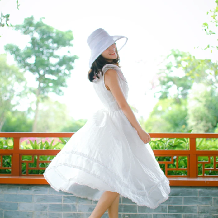 LYNETTE'S CHINOISERIE Light original design for hepburn one-piece dress white summer 2017
LYNETTE'S CHINOISERIE Light original design for hepburn one-piece dress white summer 2017