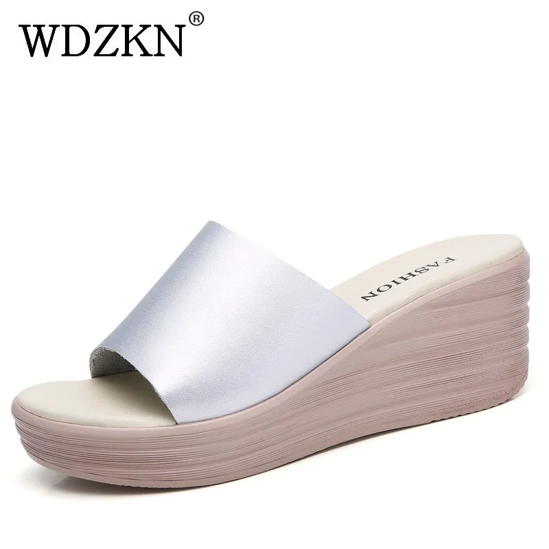 WDZKN Fashion Summer Slippers Genuine Leather Wedges Platform Slippers Women Peep Toe Slides Outside Casual High Heel Shoes
WDZKN Fashion Summer Slippers Genuine Leather Wedges Platform Slippers Women Peep Toe Slides Outside Casual High Heel Shoes