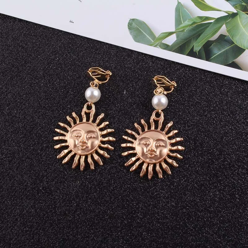 JIOFREE New bohemian style simulated pearl sun Clip on Earrings Without Piercing for Girls Party Needn't Ear Hole jewelry
JIOFREE New bohemian style simulated pearl sun Clip on Earrings Without Piercing for Girls Party Needn't Ear Hole jewelry