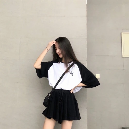 Summer Women Sets Clothes Pullover O-neck Print Tops Short Batwing Sleeve Elastic Waist Shorts Casual 2 Piece Set Women
Summer Women Sets Clothes Pullover O-neck Print Tops Short Batwing Sleeve Elastic Waist Shorts Casual 2 Piece Set Women