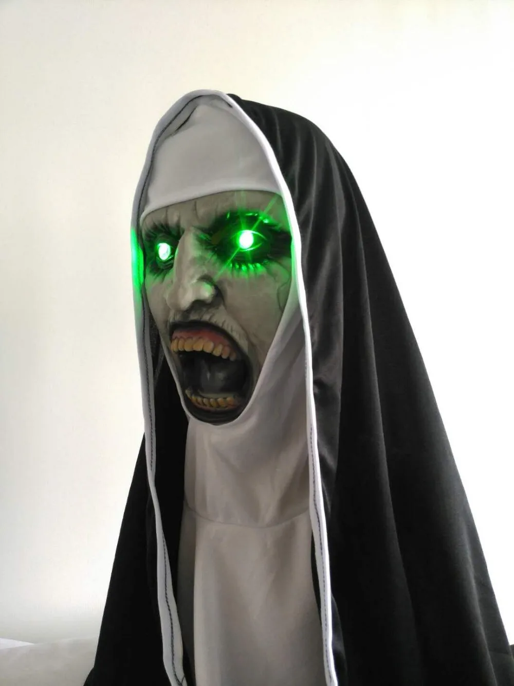 2019 The Nun Horror Mask LED Cosplay Valak Scary Latex Masks with Headscarf Veil Hood Full Face Helmet Costume Halloween Prop
2019 The Nun Horror Mask LED Cosplay Valak Scary Latex Masks with Headscarf Veil Hood Full Face Helmet Costume Halloween Prop