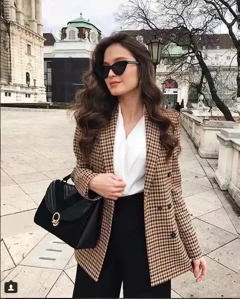 Fashion double breasted plaid blazer women Long sleeve slim OL blazer Casual blazer female 2019 spring autumn jacket
Fashion double breasted plaid blazer women Long sleeve slim OL blazer Casual blazer female 2019 spring autumn jacket