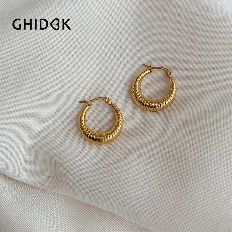 GHIDBK Classic Moon Shaped Small Hoop Earrings for Women Gold Daily Wearing Earring Thick Delicate Textured Hoops
GHIDBK Classic Moon Shaped Small Hoop Earrings for Women Gold Daily Wearing Earring Thick Delicate Textured Hoops