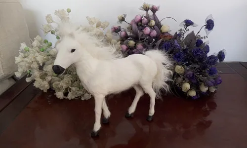 Белая имитация лошади игрушка из смолы и меха Милая лошадь модель подарок около