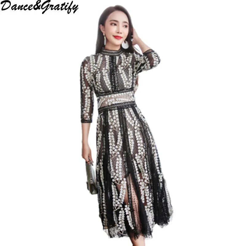New 2019 Summer Spring Fashion Women Lace Embroidery Bohemian Runway Dress Long Mid-calf Beach Party Dress
New 2019 Summer Spring Fashion Women Lace Embroidery Bohemian Runway Dress Long Mid-calf Beach Party Dress