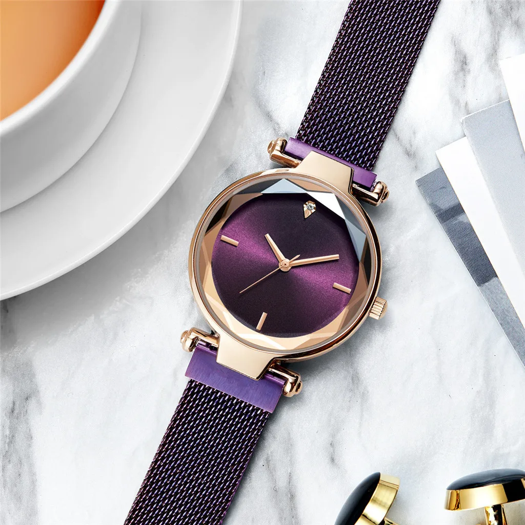 Europe The United High-End New Watch Ladies Vibrating Network Red Mesh With Trend Quartz ladies women Wrist watches Dress watch
Europe The United High-End New Watch Ladies Vibrating Network Red Mesh With Trend Quartz ladies women Wrist watches Dress watch