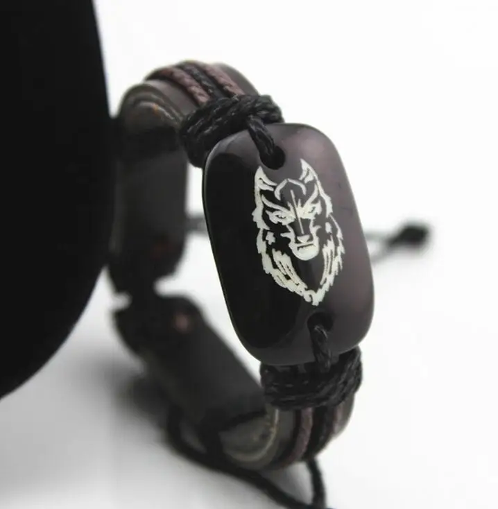 Wholesale Cool Boy men women's Wolf head leather bracelet Carving resin leather bracelet hand Adjustable hemp rope Surfer Bangle
Wholesale Cool Boy men women's Wolf head leather bracelet Carving resin leather bracelet hand Adjustable hemp rope Surfer Bangle