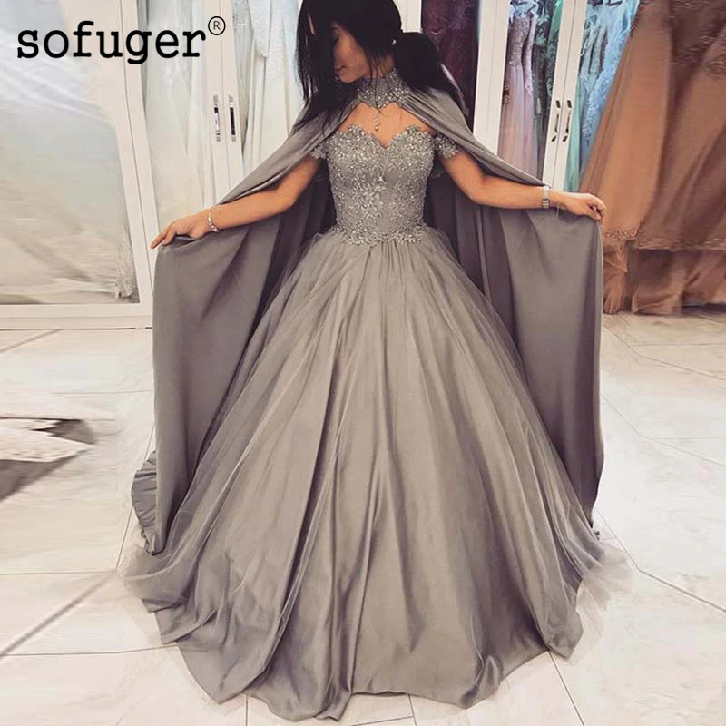Grey Satin Appliques Big Cape Prom Beadings Arabic Evening Dress Robe De Soiree Sofuge Vestidos De Fiesta De Noche
Grey Satin Appliques Big Cape Prom Beadings Arabic Evening Dress Robe De Soiree Sofuge Vestidos De Fiesta De Noche