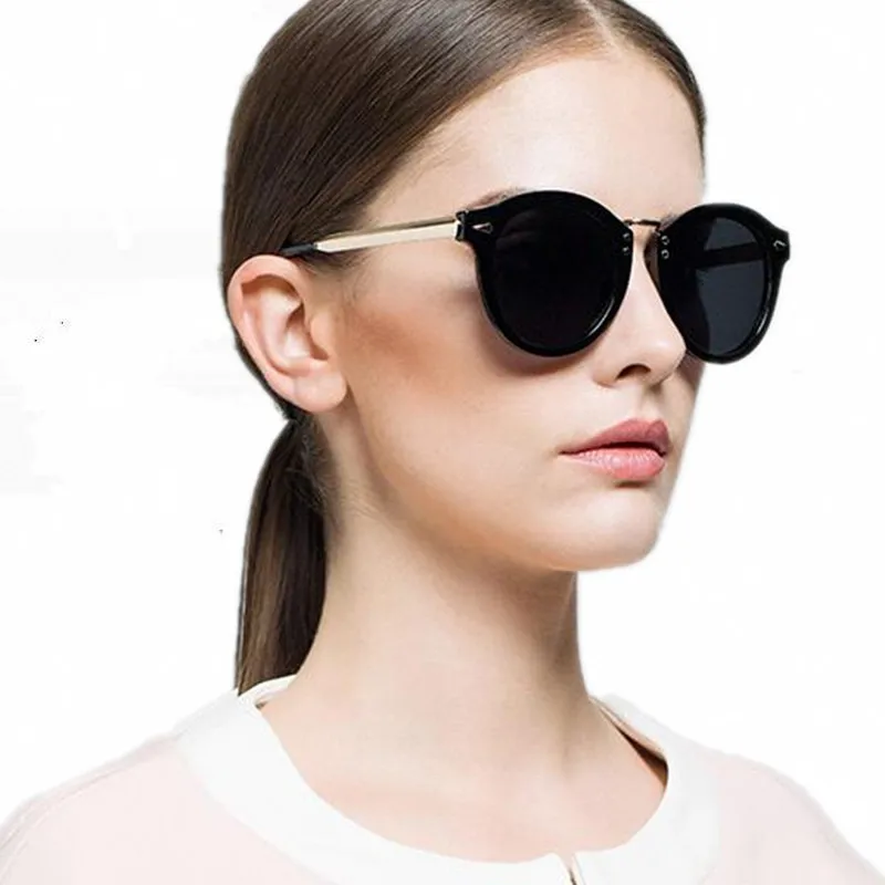 Parzin Women's Vintage Polarized Sunglasses w/ Case Black