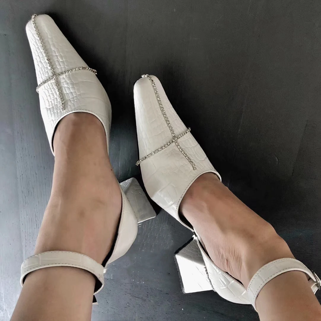 Retro Womens Diamonds Rhinestones Sandals Block Chunky High Heel Pointy Toe Leather Shoes Pointed Toe Ankle Buckle Black White
Retro Womens Diamonds Rhinestones Sandals Block Chunky High Heel Pointy Toe Leather Shoes Pointed Toe Ankle Buckle Black White